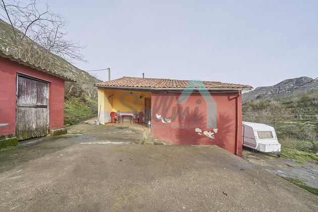 Foto 2 de Xalet en venda a Ribadesella de 2 habitacions amb jardí