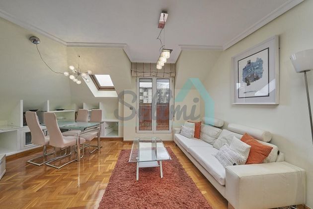 Foto 2 de Pis en lloguer a Milán - Pumarín - Teatinos de 2 habitacions amb terrassa i garatge