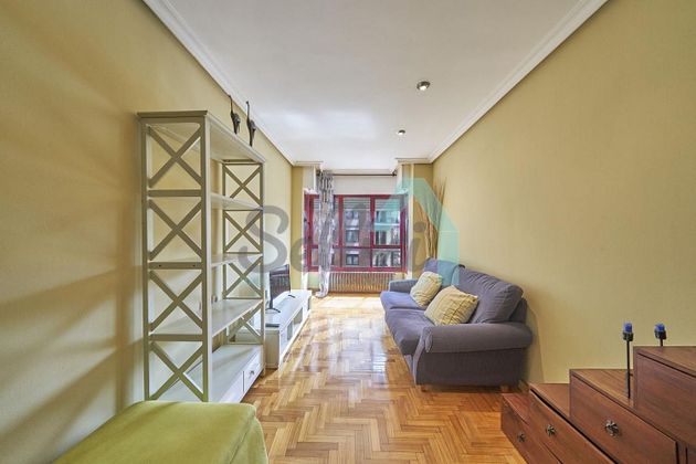 Foto 1 de Alquiler de piso en Auditorio - Parque Invierno de 3 habitaciones con terraza y muebles