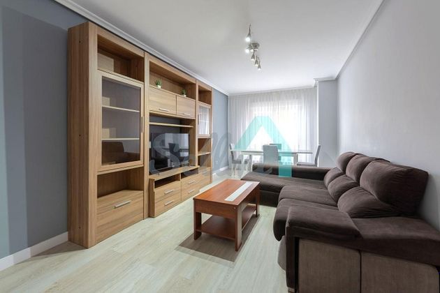 Foto 1 de Piso en alquiler en San Lázaro - Otero - Villafría de 3 habitaciones con terraza y muebles