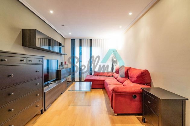 Foto 2 de Pis en lloguer a Milán - Pumarín - Teatinos de 2 habitacions amb garatge i mobles