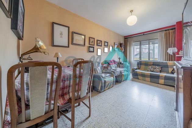 Foto 1 de Venta de piso en Villaviciosa - Amandi de 3 habitaciones con terraza