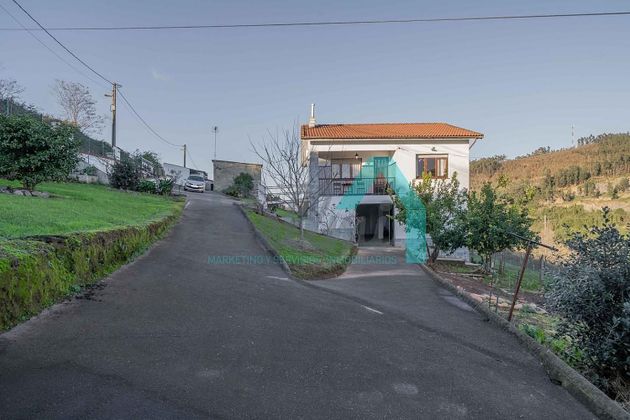 Foto 2 de Xalet en venda a Soto del Barco de 3 habitacions amb terrassa i garatge