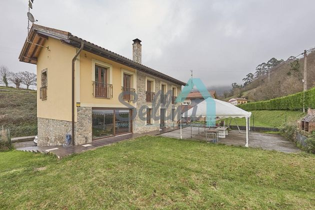 Foto 1 de Xalet en venda a Parroquias Norte de 5 habitacions amb terrassa i garatge