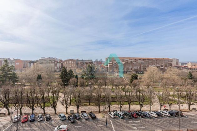 Foto 2 de Pis en venda a Centro Ciudad de 4 habitacions amb terrassa i garatge