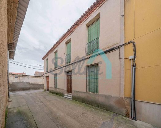 Foto 2 de Casa en venda a Villalpando de 8 habitacions amb terrassa i garatge