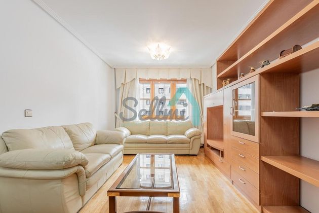 Foto 2 de Alquiler de piso en La Ería - Masip de 3 habitaciones con muebles y calefacción