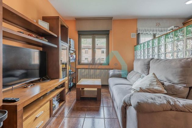 Foto 2 de Venta de piso en Santa Marina - Polígono de 3 habitaciones con garaje y calefacción