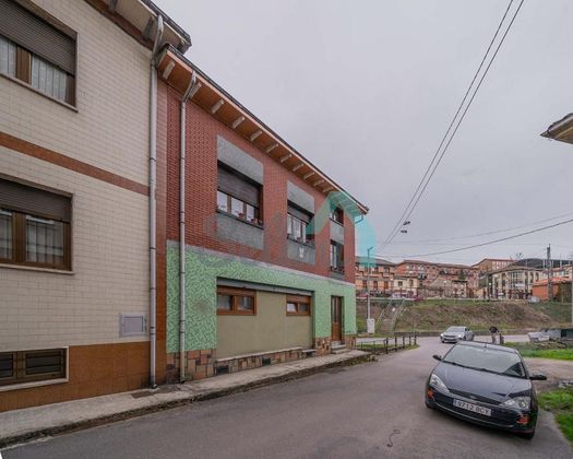 Foto 2 de Casa en venda a Ciaño - Zona Rural de 5 habitacions amb terrassa i calefacció