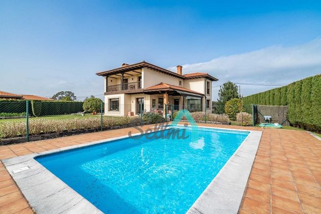 Foto 1 de Xalet en venda a Soto del Barco de 5 habitacions amb terrassa i piscina