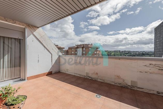 Foto 2 de Alquiler de piso en Auditorio - Parque Invierno de 4 habitaciones con terraza y muebles