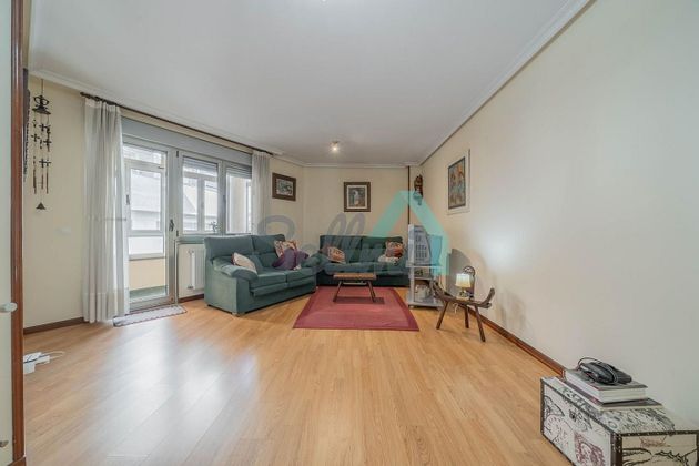 Foto 2 de Piso en venta en Noreña de 2 habitaciones con terraza y garaje