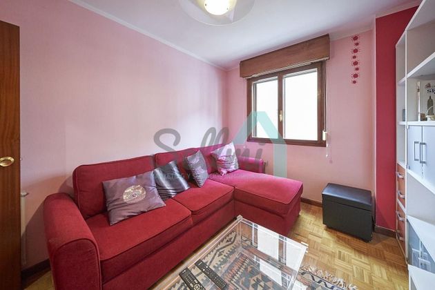 Foto 2 de Pis en lloguer a La Ería - Masip de 3 habitacions amb terrassa i mobles