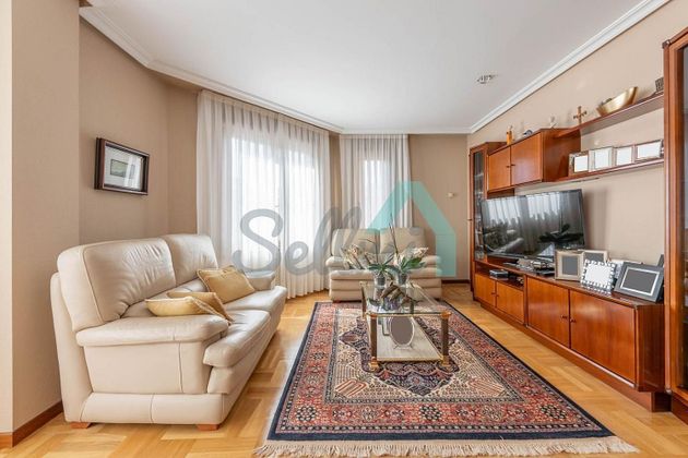 Foto 2 de Pis en venda a Milán - Pumarín - Teatinos de 4 habitacions amb terrassa i calefacció