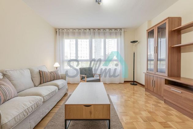 Foto 2 de Alquiler de piso en Huca - Prados de 2 habitaciones con muebles y calefacción