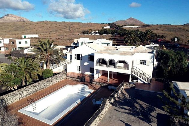 Foto 1 de Xalet en venda a Playa Honda de 10 habitacions amb terrassa i piscina