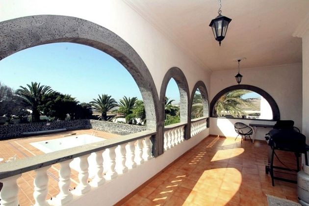 Foto 2 de Xalet en venda a Playa Honda de 10 habitacions amb terrassa i piscina