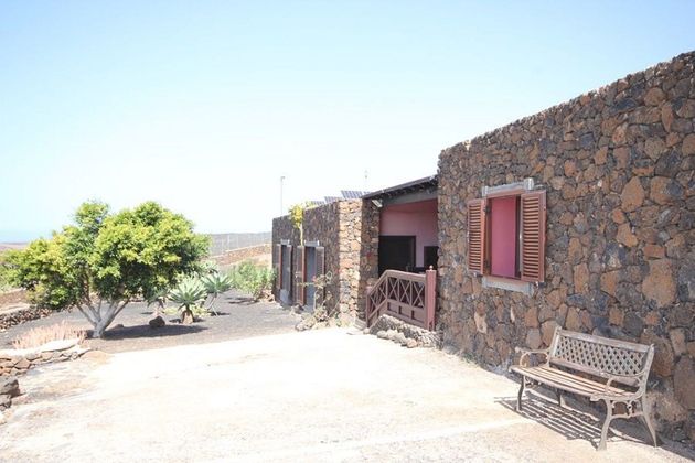 Foto 1 de Xalet en venda a Tinajo de 2 habitacions amb terrassa i jardí
