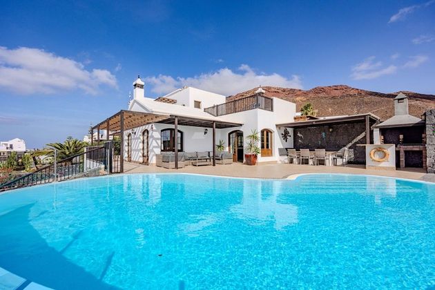 Foto 1 de Xalet en venda a Playa Blanca de 5 habitacions amb terrassa i piscina