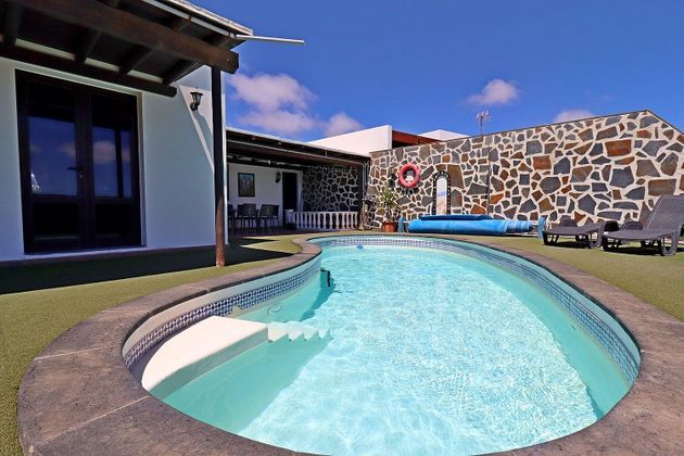Foto 2 de Xalet en venda a Tías pueblo de 4 habitacions amb terrassa i piscina