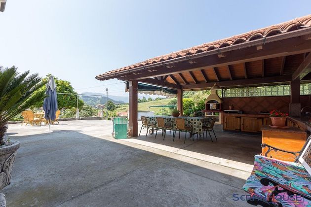 Foto 2 de Casa en venta en Bárcena de Cicero de 8 habitaciones con terraza y piscina