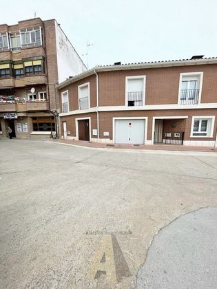 Foto 1 de Casa en venda a calle La Iglesia de 3 habitacions amb terrassa i balcó
