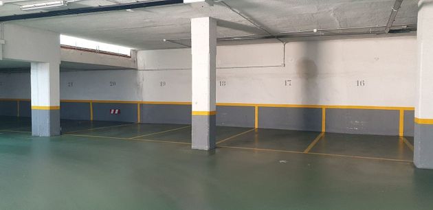 Foto 2 de Garaje en venta en calle Del Monasterio Santa Isabel de 16 m²