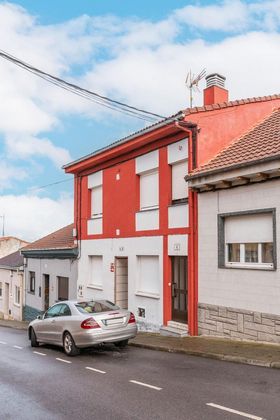 Foto 1 de Casa en venda a calle Nogal de 3 habitacions amb terrassa i balcó