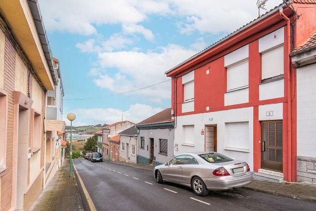 Foto 2 de Casa en venda a calle Nogal de 3 habitacions amb terrassa i balcó