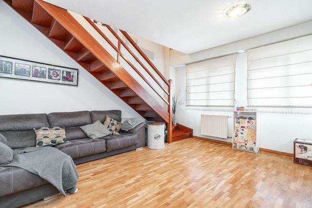 Foto 2 de Dúplex en venta en Morcín de 2 habitaciones con garaje y balcón