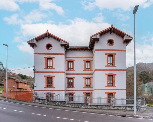 Foto 2 de Venta de chalet en calle Cuadriella de 12 habitaciones con terraza