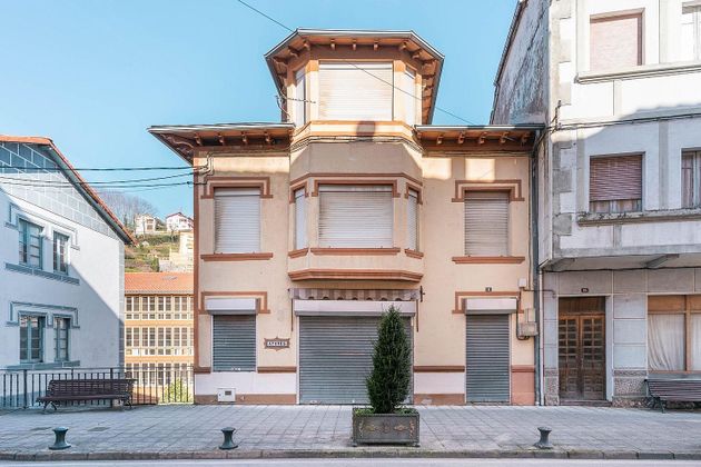 Foto 1 de Casa en venda a calle Donato Fernández de 6 habitacions amb garatge i jardí