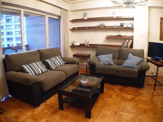 Foto 1 de Pis en lloguer a calle Monasterio de Urdax de 4 habitacions amb terrassa i mobles