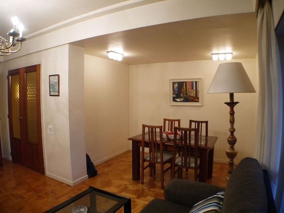 Foto 2 de Pis en lloguer a calle Monasterio de Urdax de 4 habitacions amb terrassa i mobles