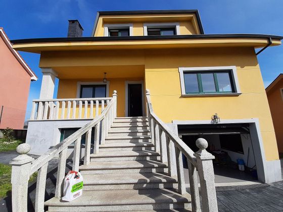 Foto 1 de Chalet en venta en calle Castelo de 5 habitaciones con terraza y garaje