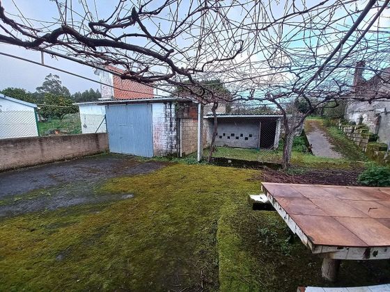 Foto 1 de Casa en venda a Bergondo de 3 habitacions amb garatge i jardí
