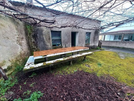 Foto 2 de Casa en venda a Bergondo de 3 habitacions amb garatge i jardí