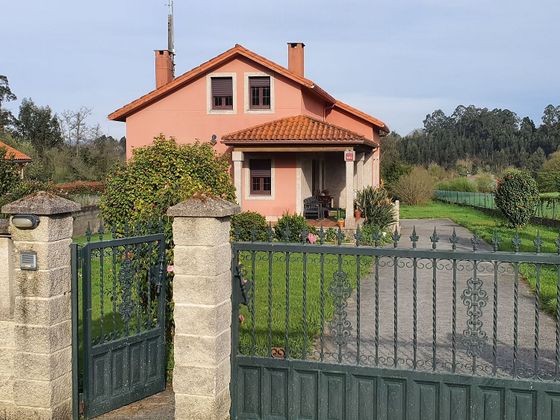Foto 2 de Xalet en venda a Bergondo de 4 habitacions amb terrassa i jardí