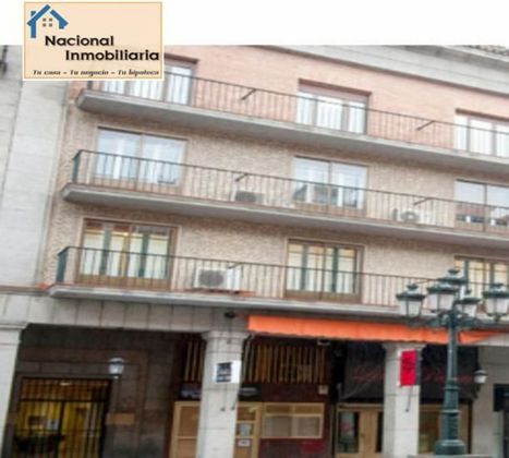 Foto 1 de Piso en venta en Centro - Segovia de 4 habitaciones con calefacción y ascensor