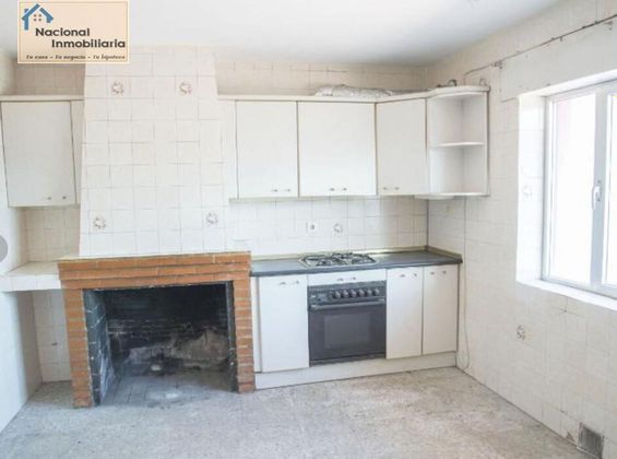 Foto 2 de Casa en venda a Navasfrías de 5 habitacions amb terrassa i calefacció