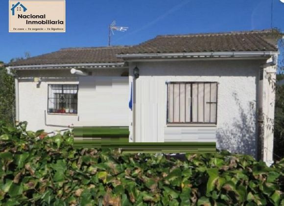 Foto 2 de Venta de casa en Villa del Prado de 3 habitaciones con terraza y jardín