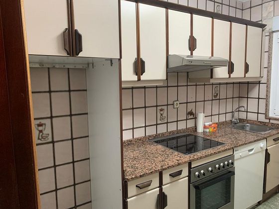 Foto 2 de Pis en venda a Castrillón de 3 habitacions amb calefacció i ascensor