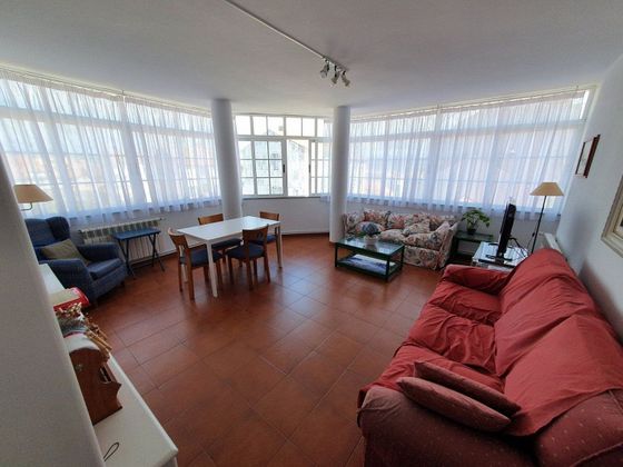 Foto 2 de Pis en venda a Porto do Son de 4 habitacions amb calefacció