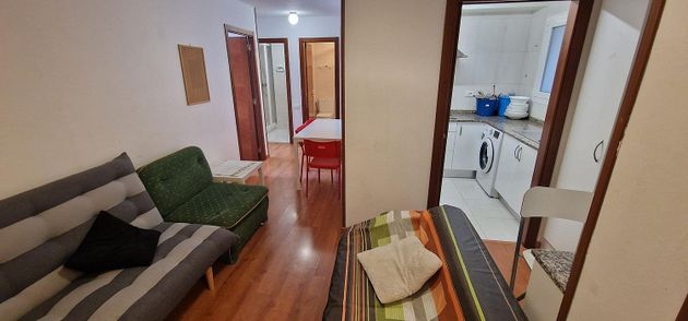 Foto 2 de Piso en venta en Ensanche - Sar de 3 habitaciones con balcón y calefacción