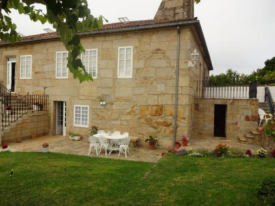 Foto 1 de Casa en venda a Padrón de 5 habitacions amb terrassa i piscina