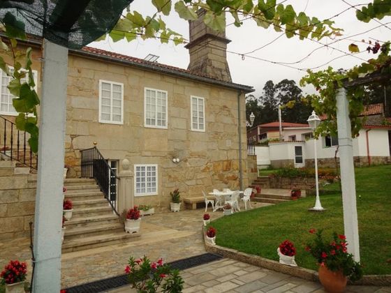 Foto 2 de Casa en venda a Padrón de 5 habitacions amb terrassa i piscina