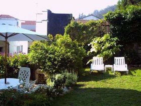 Foto 1 de Casa en venta en Muros de 12 habitaciones con terraza y jardín