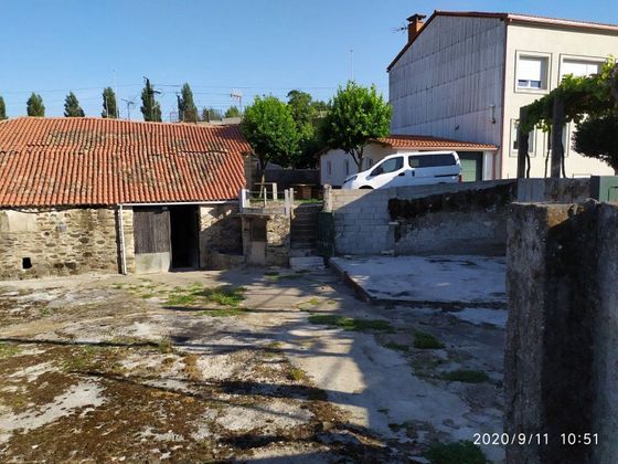 Foto 1 de Casa rural en venda a Castiñeiriño - Cruceiro de Sar de 1 habitació amb garatge