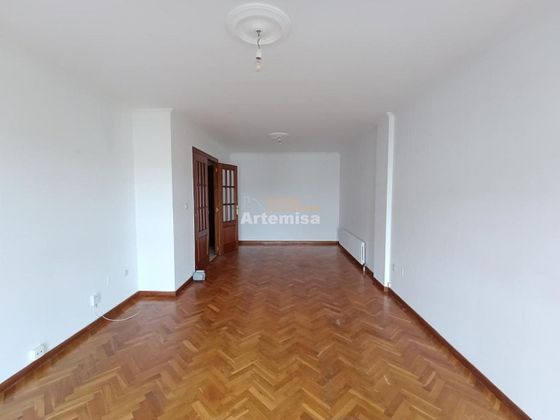 Foto 2 de Pis en venda a Esteiro de 4 habitacions amb garatge i calefacció