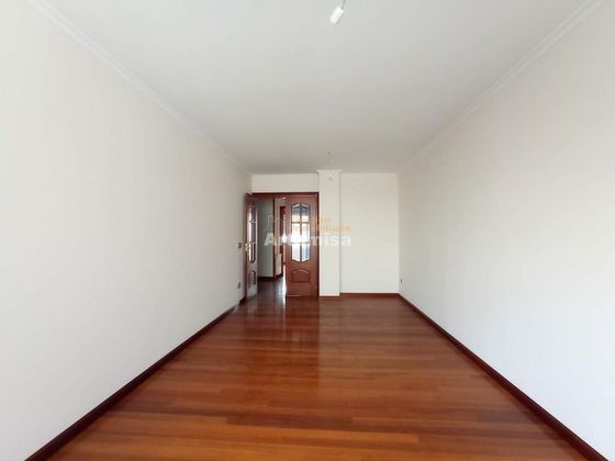 Foto 2 de Piso en venta en Centro - Ferrol de 3 habitaciones con terraza y garaje